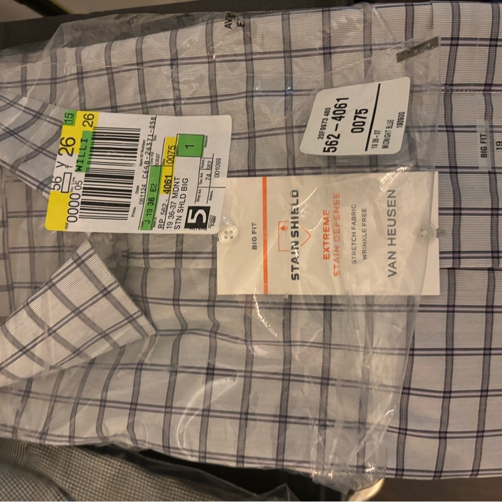 Van Heusen Men's White and Gray Plaid Shirt